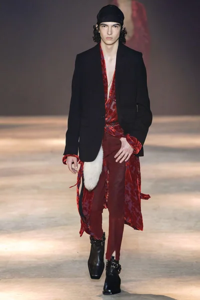 Look 7